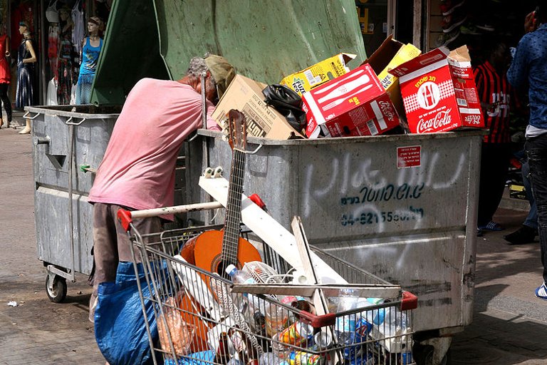 Dollar Store Buys: Sorting the Trash from the Treasures