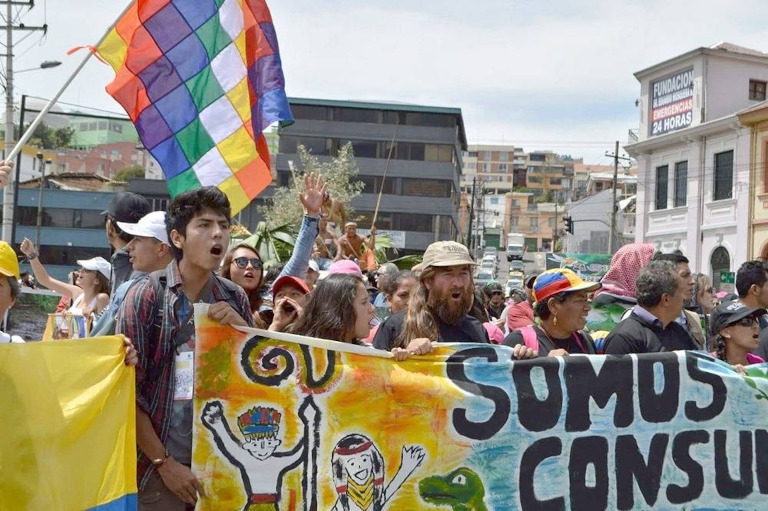 Activists in Quito demand the referendum on drilling oil after years of delays. Photo: Fernando Muñoz-Miño